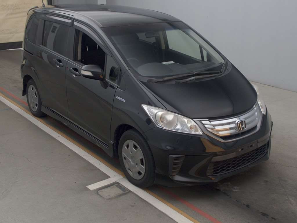 2013 Honda Freed hybrid GP3[2]