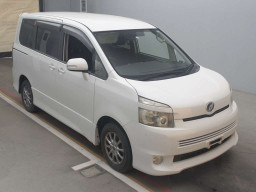 2007 Toyota Voxy