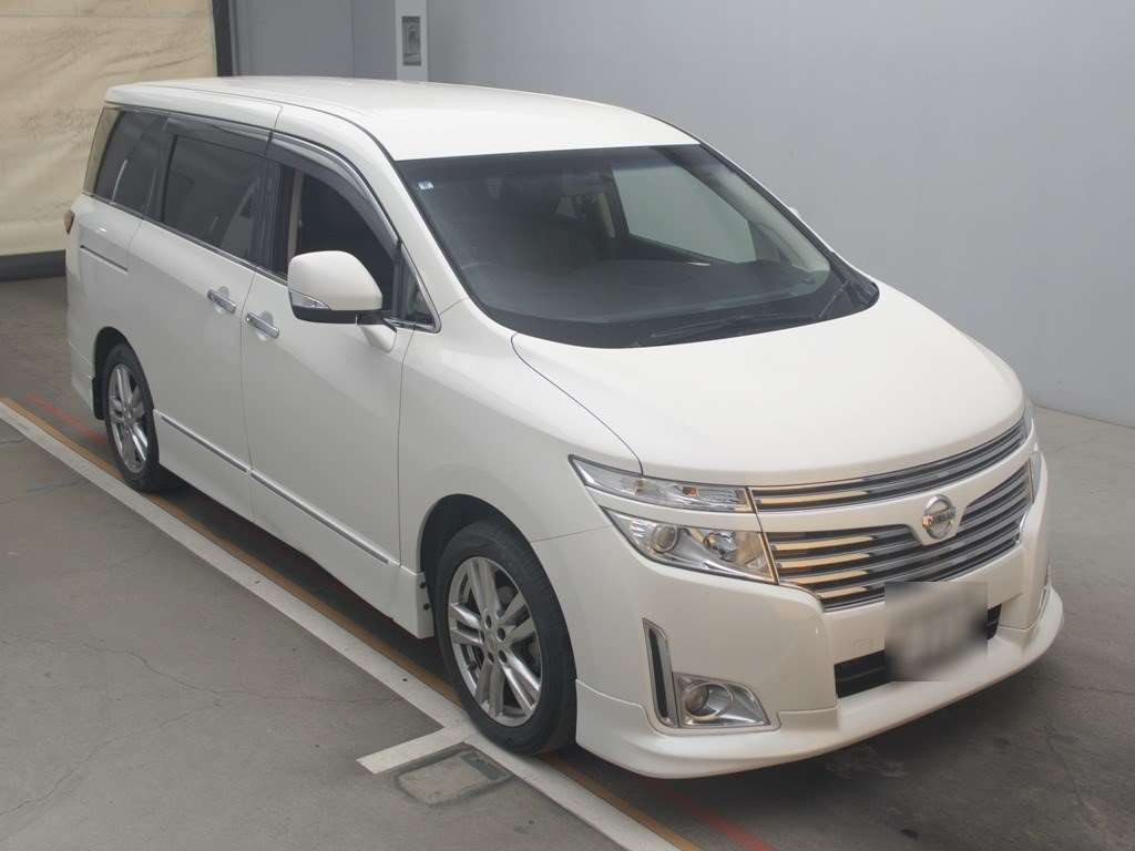 2011 Nissan Elgrand TE52[2]