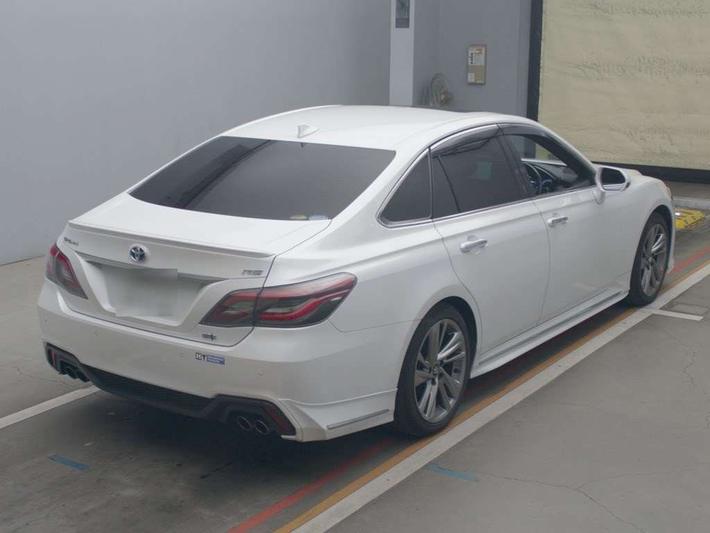 2021 Toyota Crown Hybrid AZSH20[1]