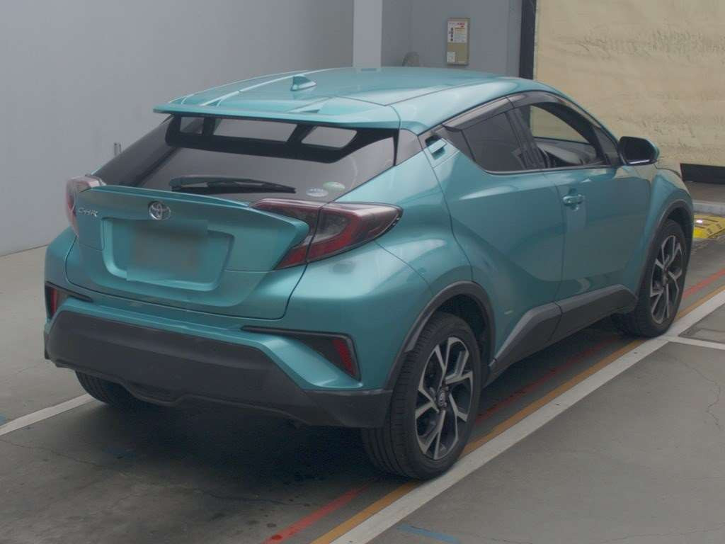 2017 Toyota C-HR NGX50[1]