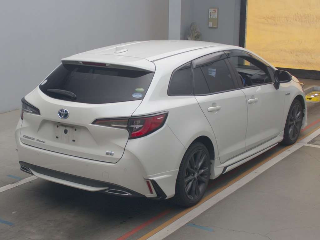 2019 Toyota Corolla Touring Wagon ZWE211W[1]