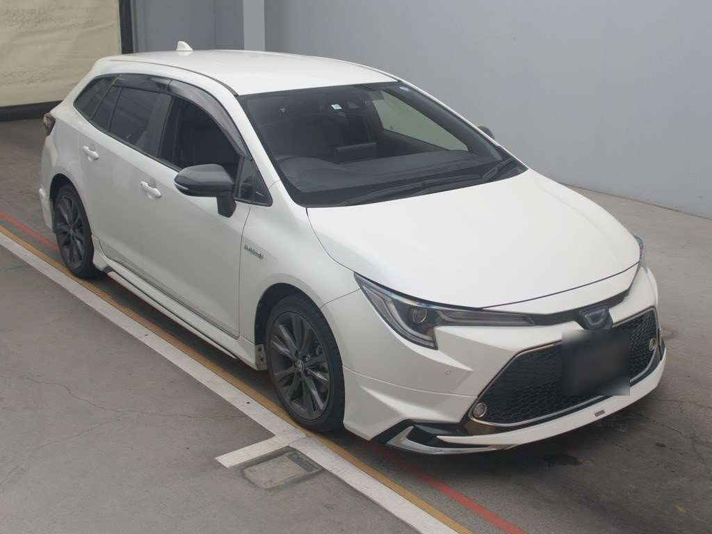 2019 Toyota Corolla Touring Wagon ZWE211W[2]