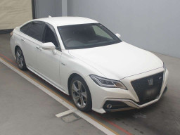 2018 Toyota Crown Hybrid