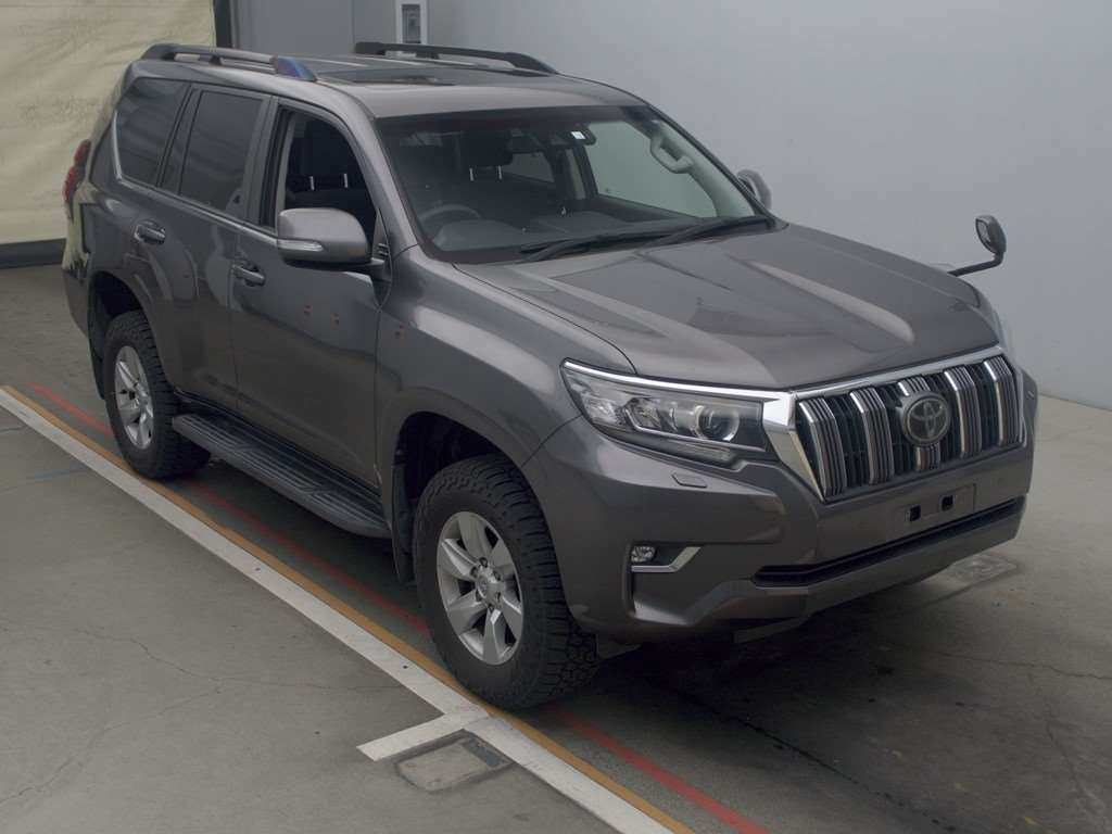 2018 Toyota Land Cruiser Prado TRJ150W[2]