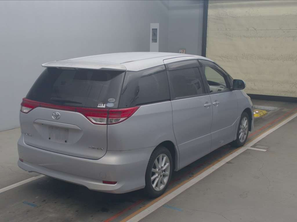 2011 Toyota Estima ACR50W[1]