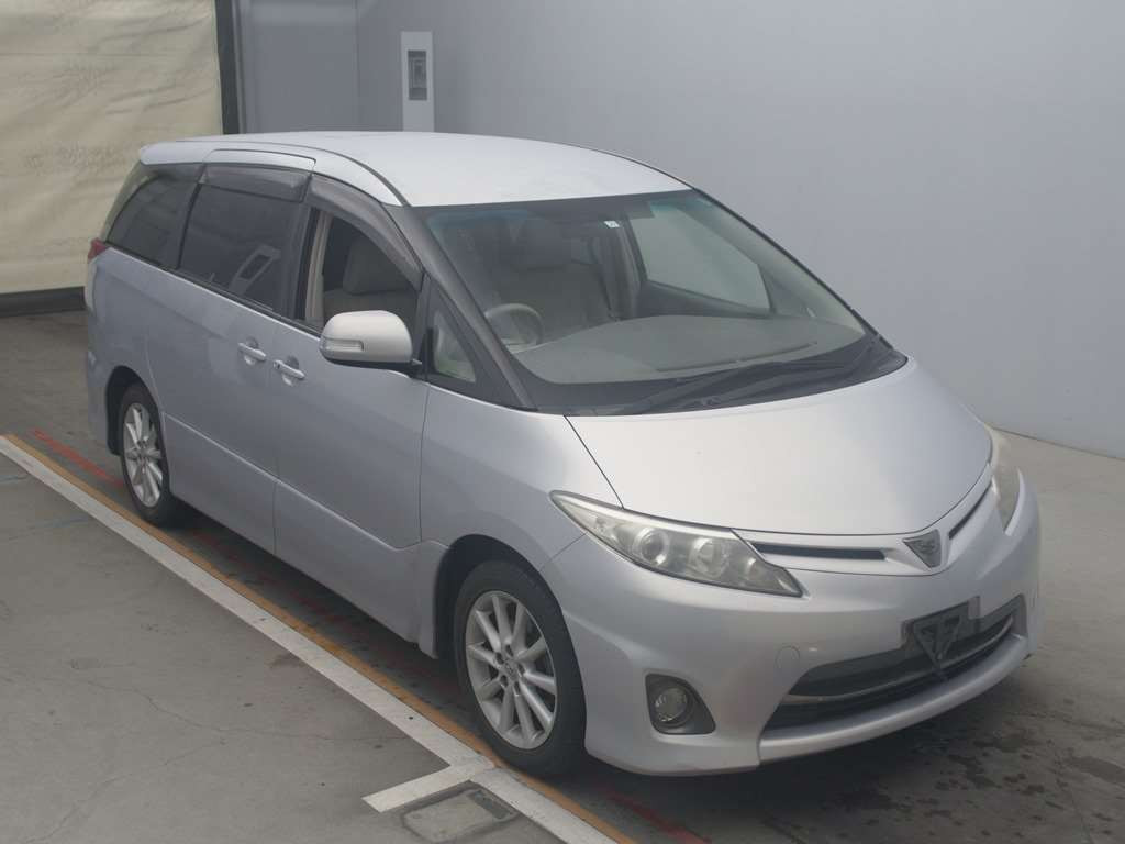 2011 Toyota Estima ACR50W[2]