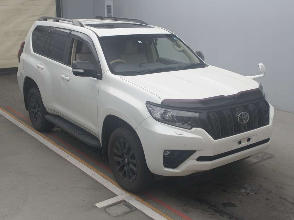 2022 Toyota Land Cruiser Prado GDJ150W[2]