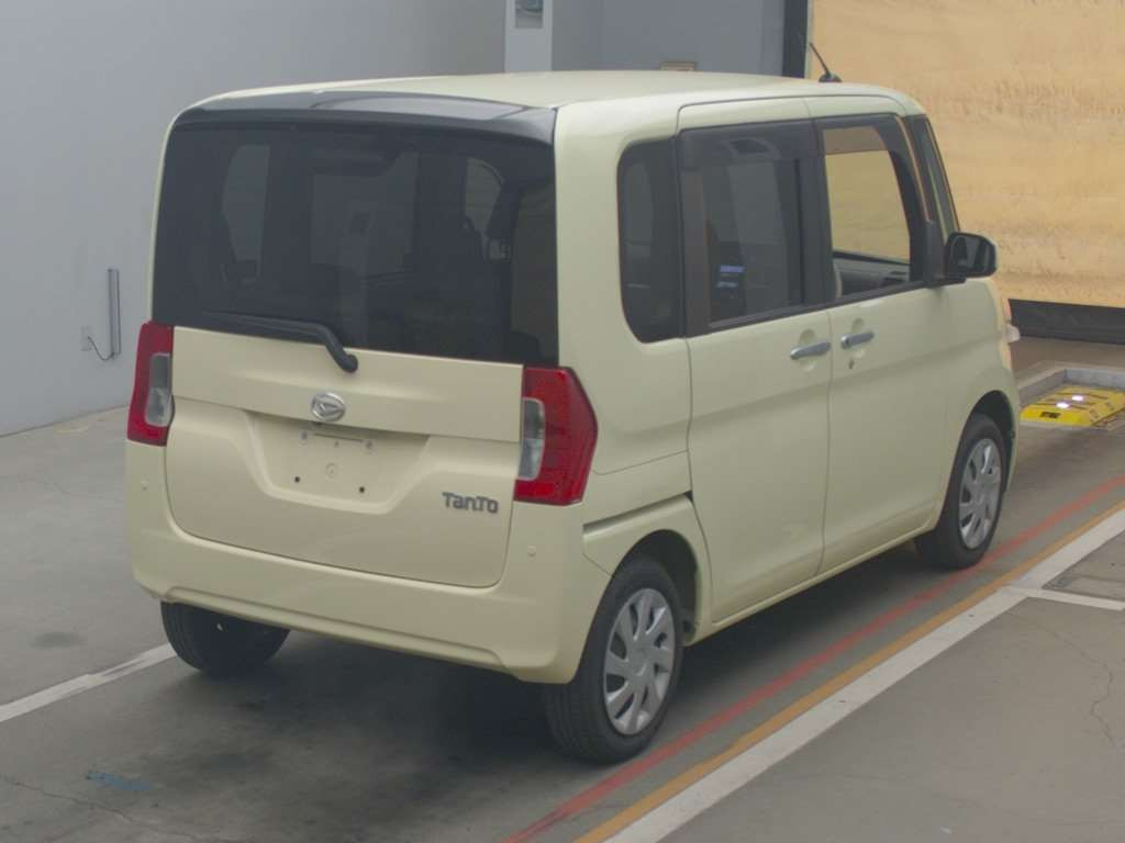 2017 Daihatsu Tanto LA600S[1]