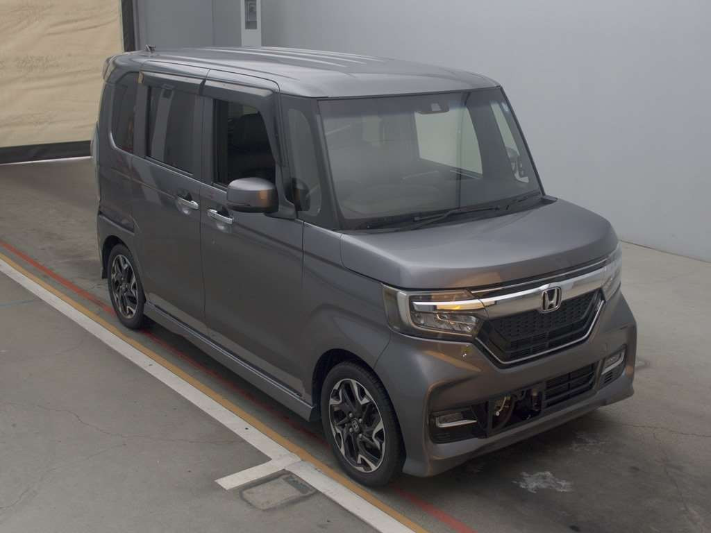 2017 Honda N-BOX CUSTOM JF3[2]