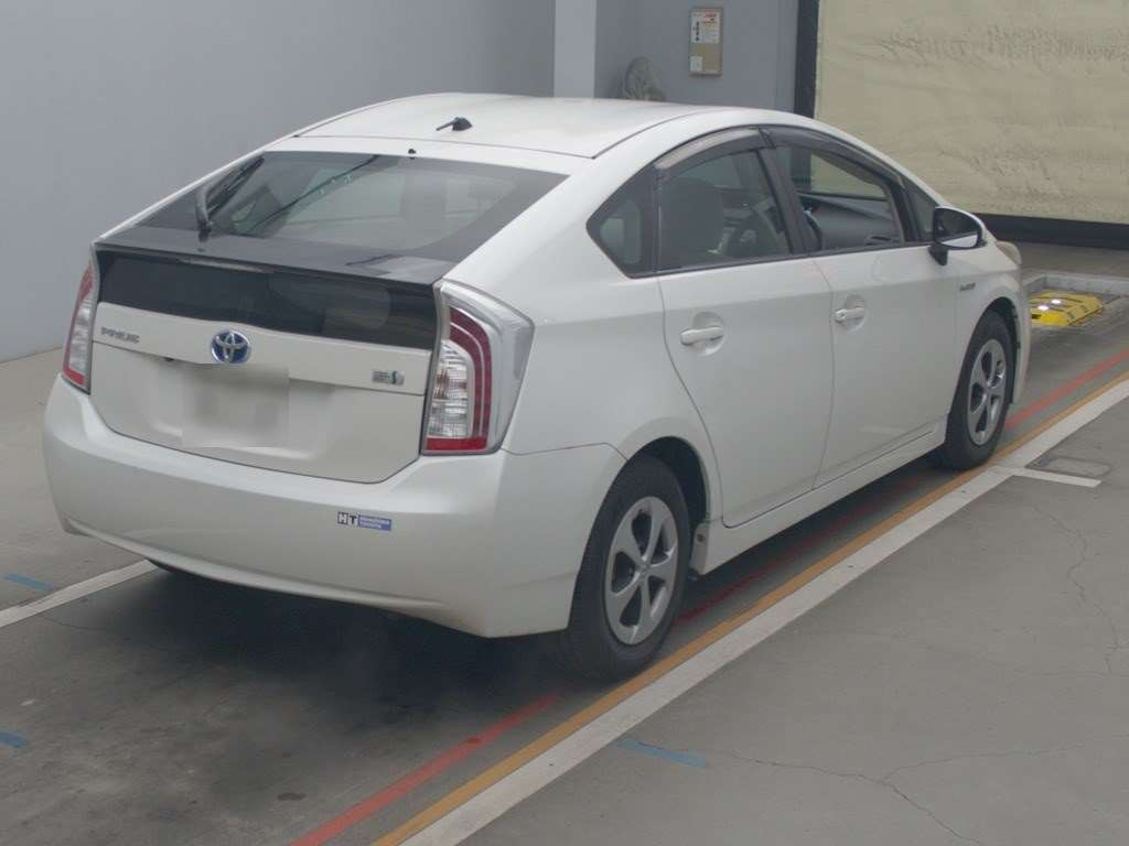 2013 Toyota Prius ZVW30[1]