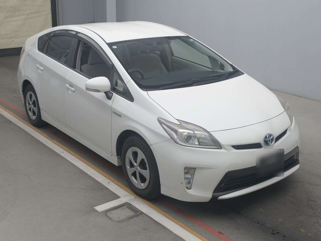 2013 Toyota Prius ZVW30[2]