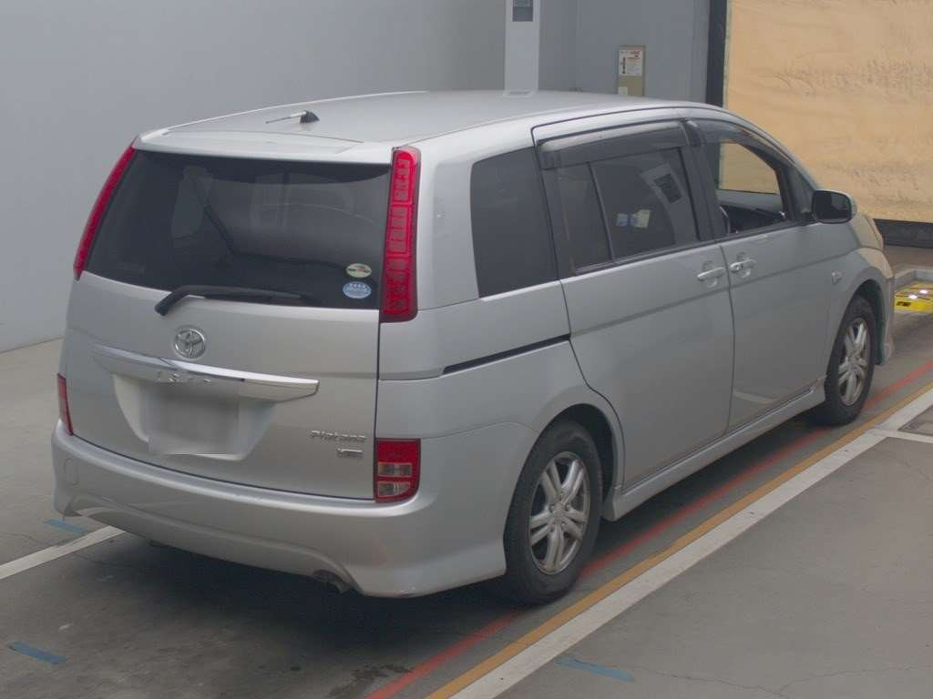 2010 Toyota Isis ZGM11W[1]