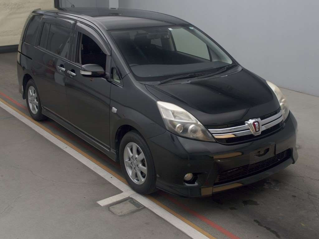 2012 Toyota Isis ZGM10W[2]