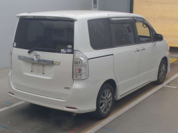 2012 Toyota Voxy