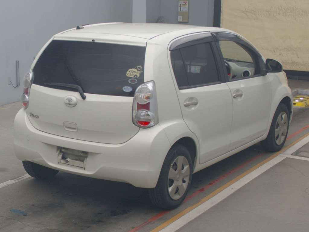 2010 Toyota Passo KGC30[1]