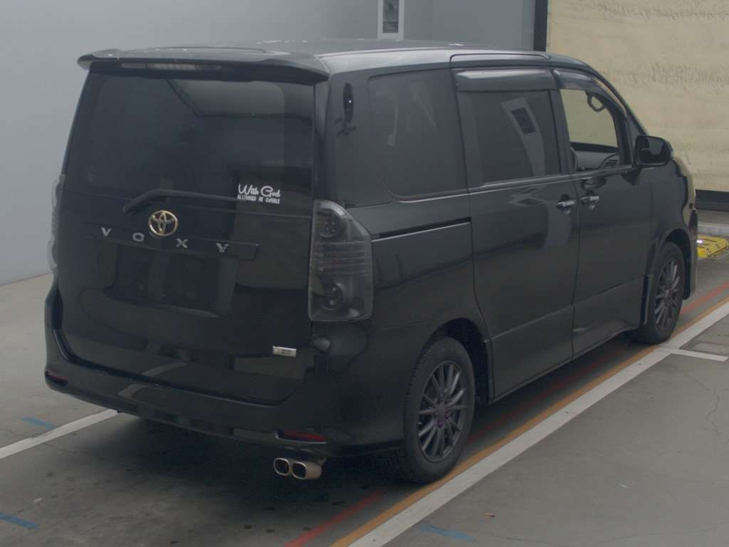 2009 Toyota Voxy ZRR70W[1]