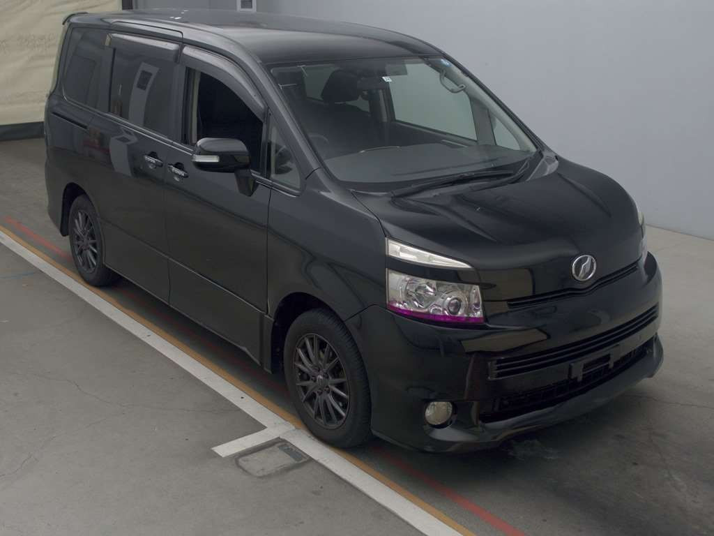 2009 Toyota Voxy ZRR70W[2]