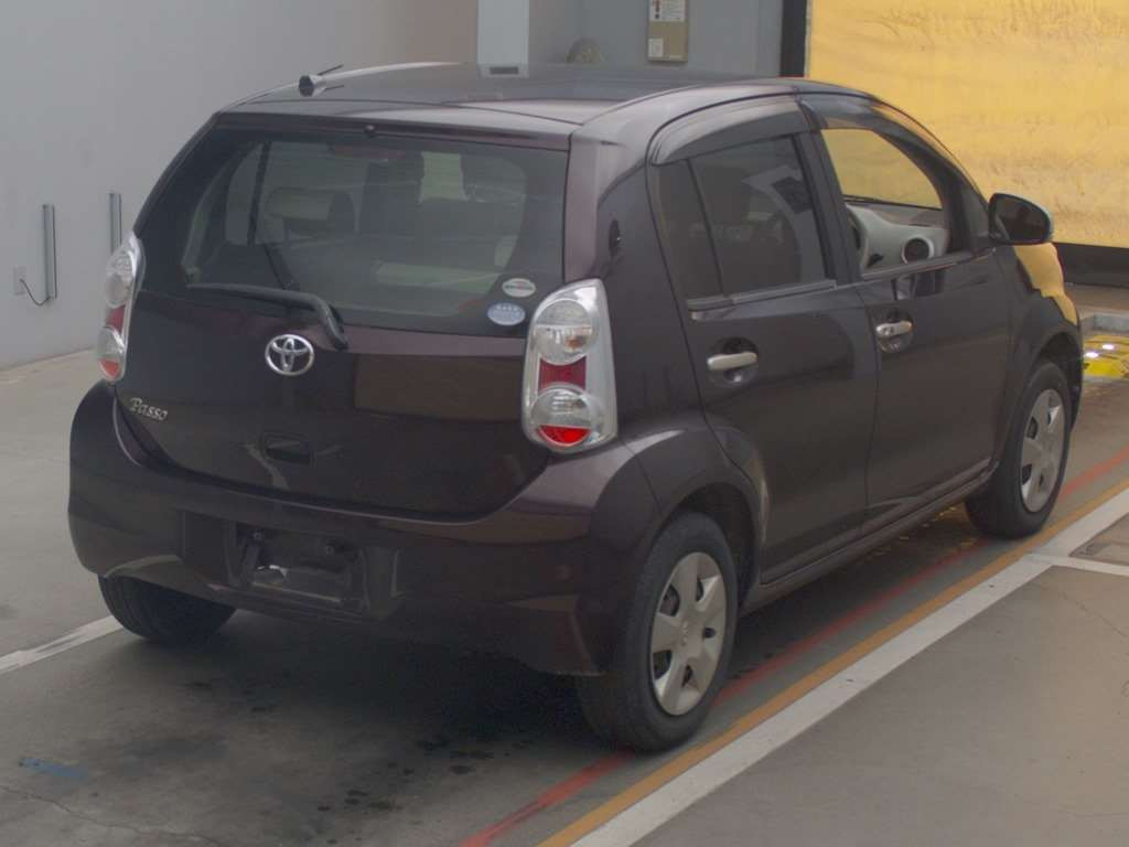 2011 Toyota Passo KGC30[1]