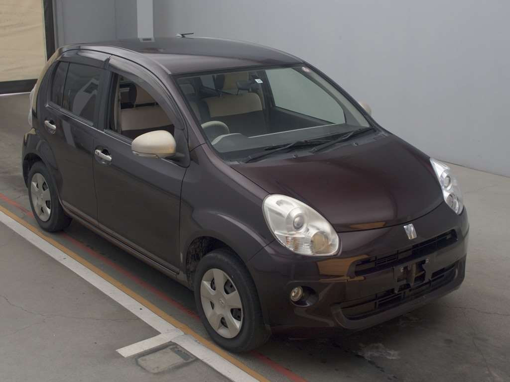 2011 Toyota Passo KGC30[2]