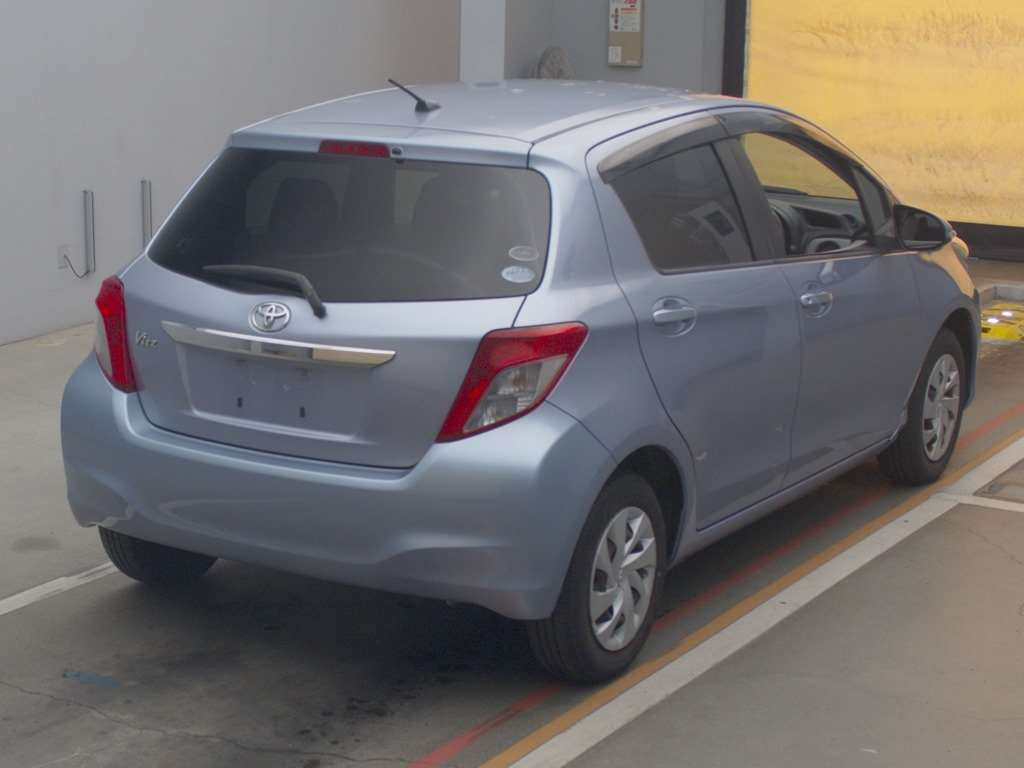 2011 Toyota Vitz KSP130[1]