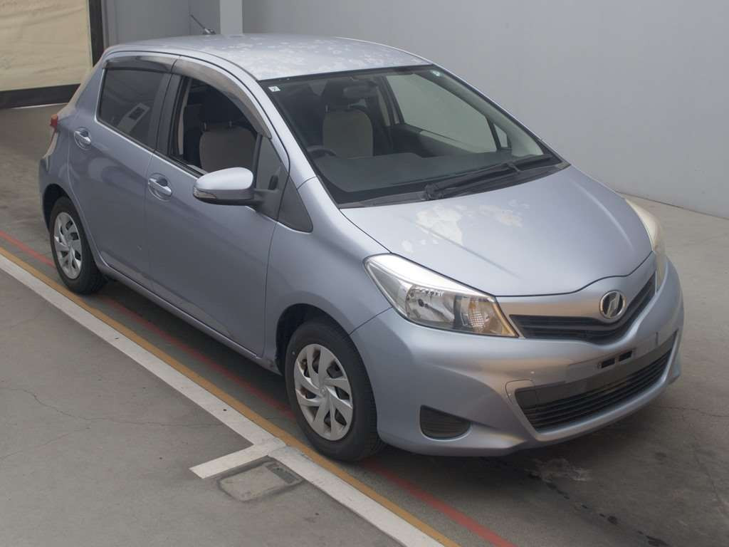 2011 Toyota Vitz KSP130[2]