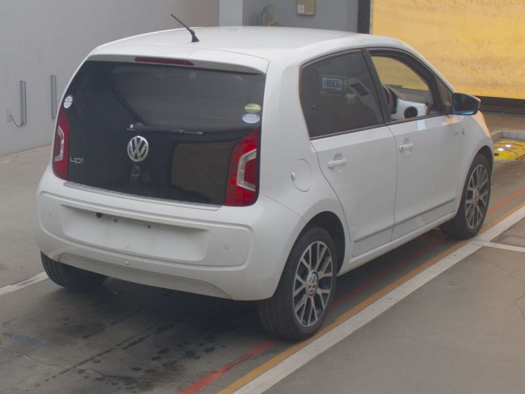 2014 Volkswagen up! AACHY[1]