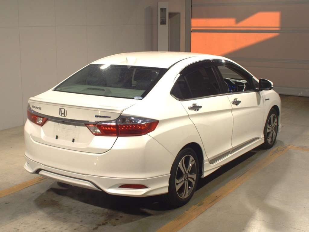 2016 Honda Grace GM4[1]