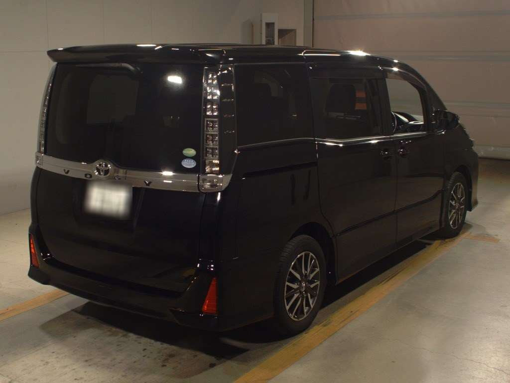 2014 Toyota Voxy ZRR80W[1]