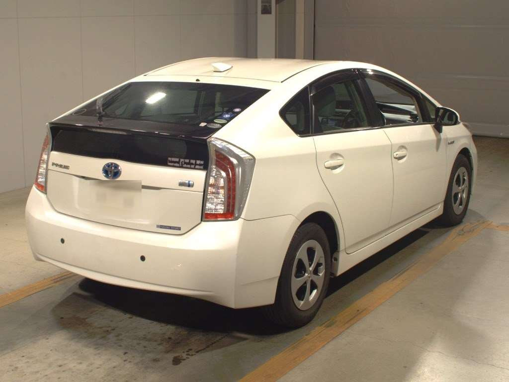 2015 Toyota Prius ZVW30[1]