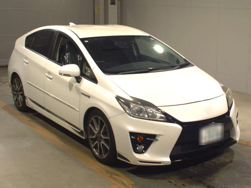 2012 Toyota Prius ZVW30[2]