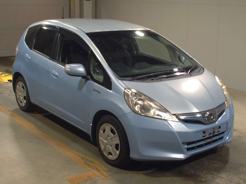 2013 Honda Fit Hybrid GP1[2]