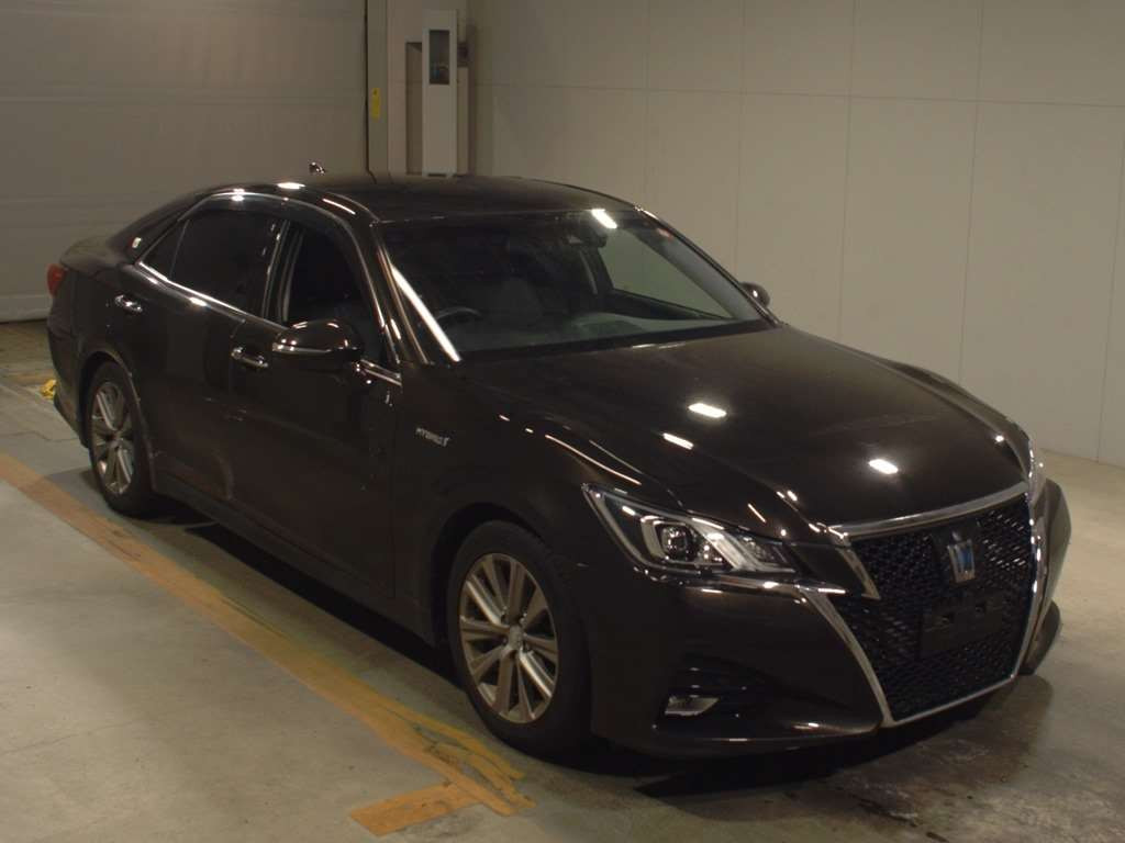 2017 Toyota Crown Hybrid AWS210[2]