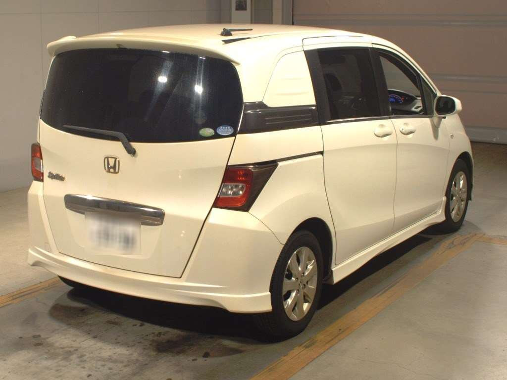 2010 Honda Freed Spike GB3[1]