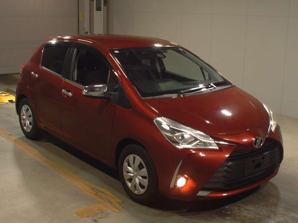 2017 Toyota Vitz NSP130[2]