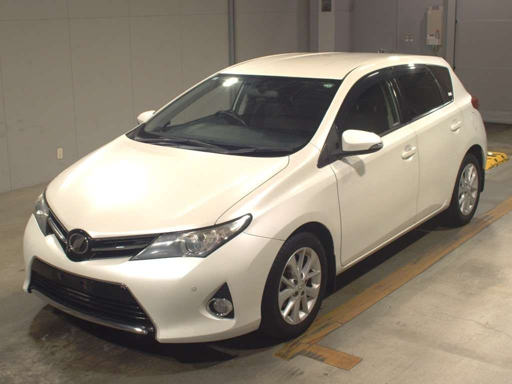 2012 Toyota Auris NZE181H[0]