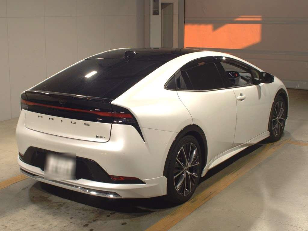 2023 Toyota Prius MXWH60[1]