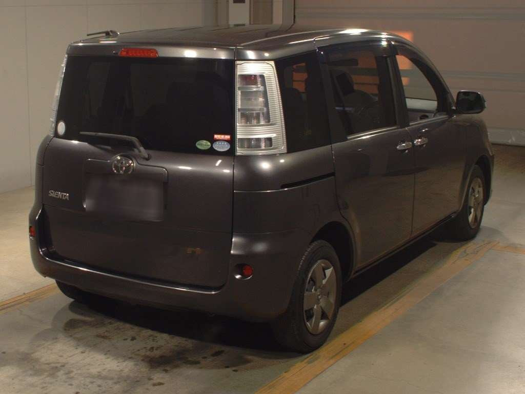 2012 Toyota Sienta NCP81G[1]