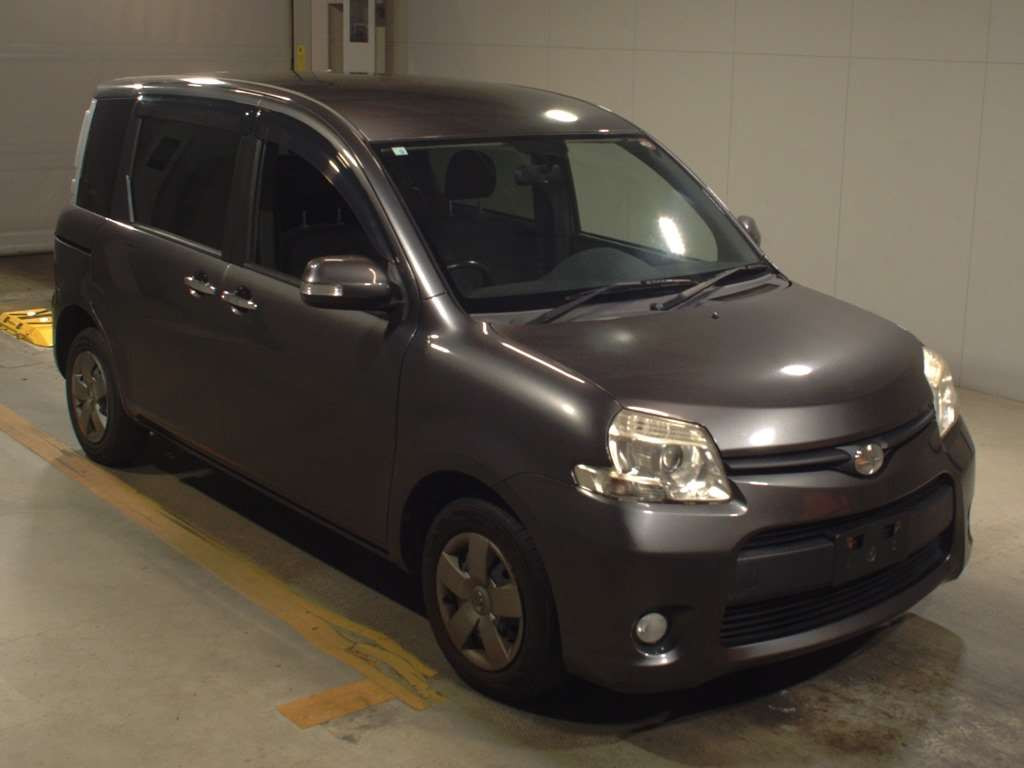 2012 Toyota Sienta NCP81G[2]