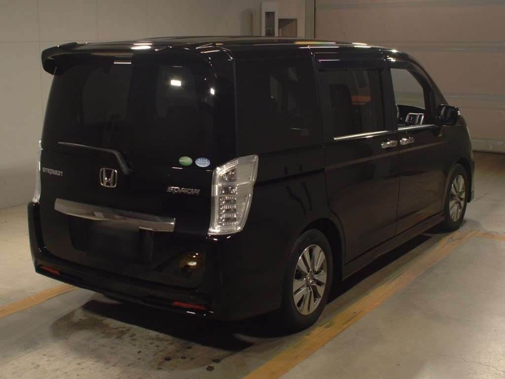 2012 Honda Step WGN Spada RK5[1]