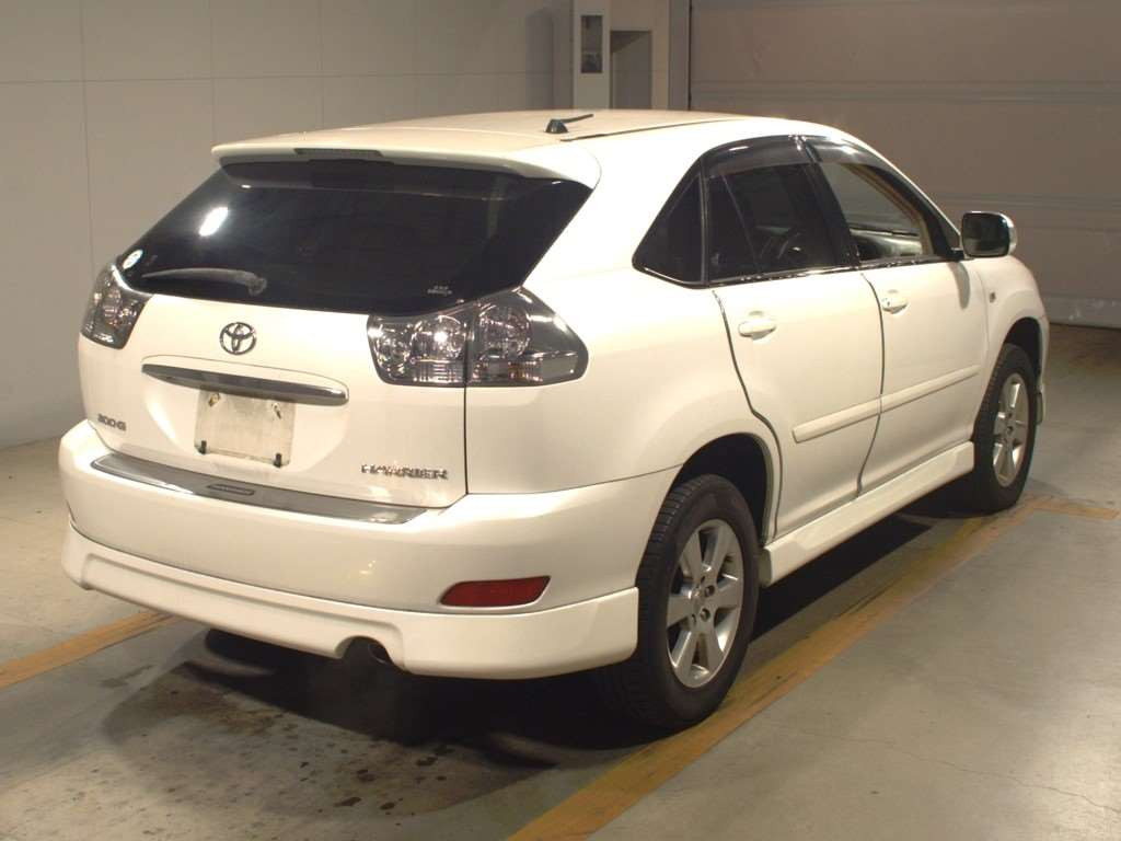 2004 Toyota Harrier MCU35W[1]