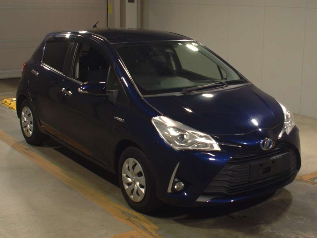 2018 Toyota Vitz NHP130[2]