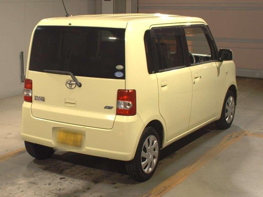 2012 Toyota Pixis Space L575A[1]