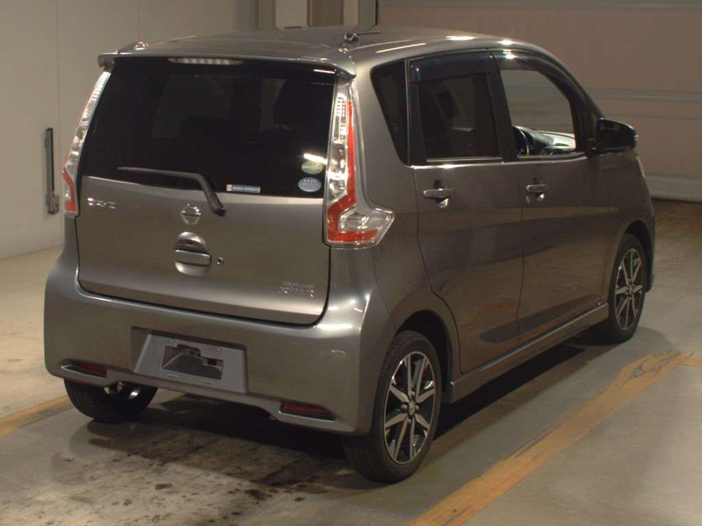 2017 Nissan DAYZ B21W[1]