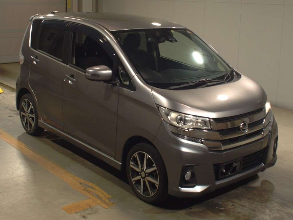 2017 Nissan DAYZ B21W[2]