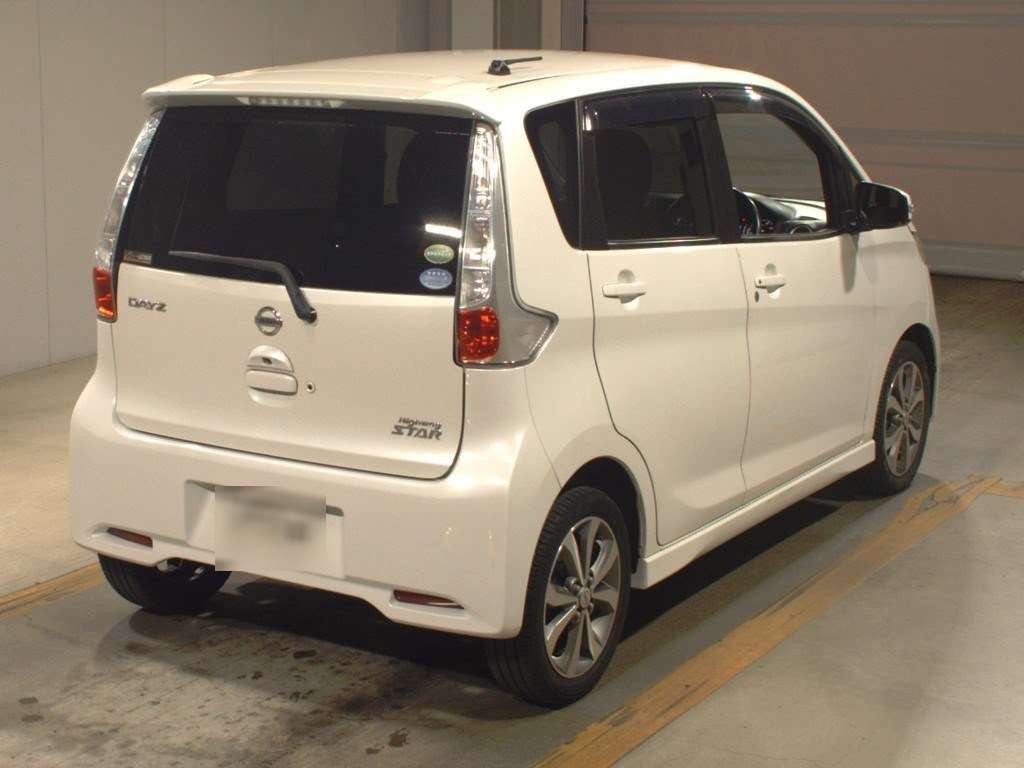 2014 Nissan DAYZ B21W[1]