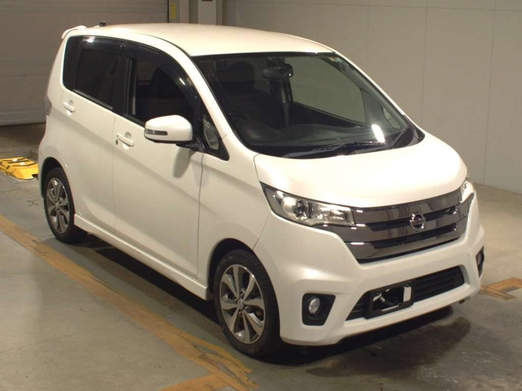 2014 Nissan DAYZ B21W[2]