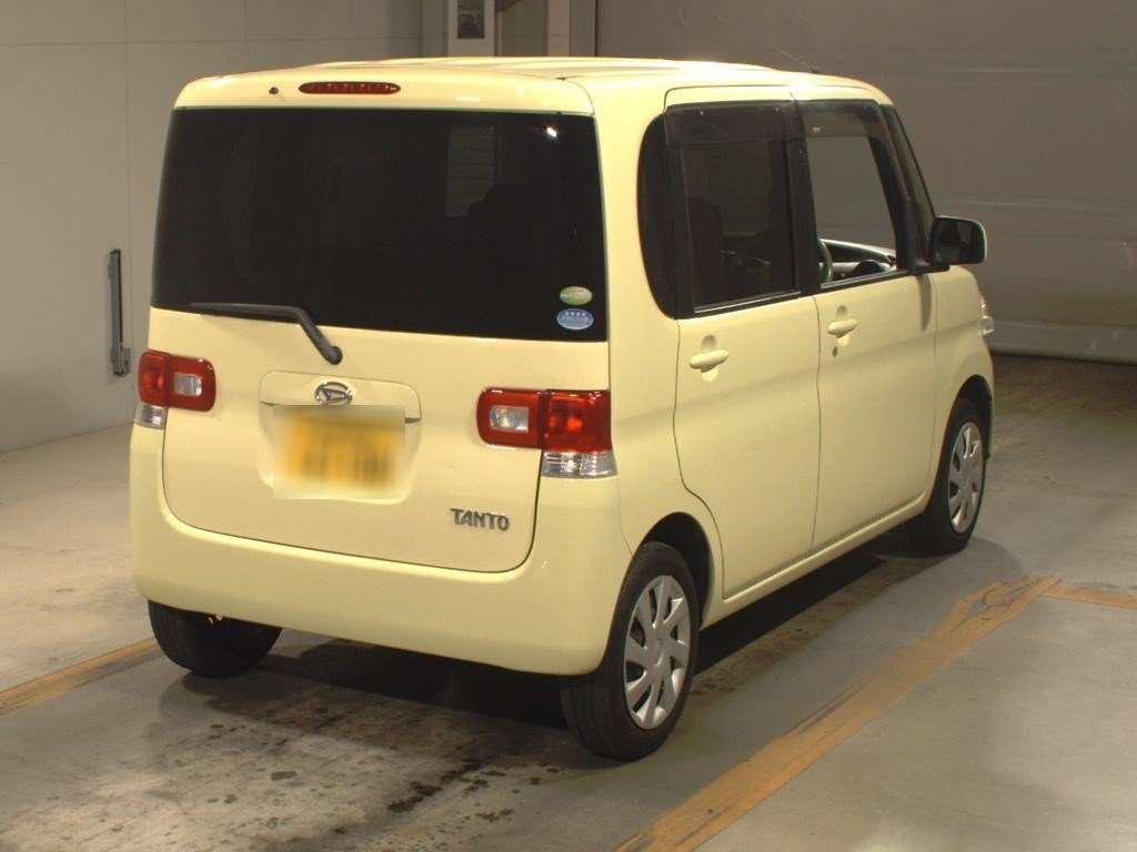 2011 Daihatsu Tanto L375S[1]