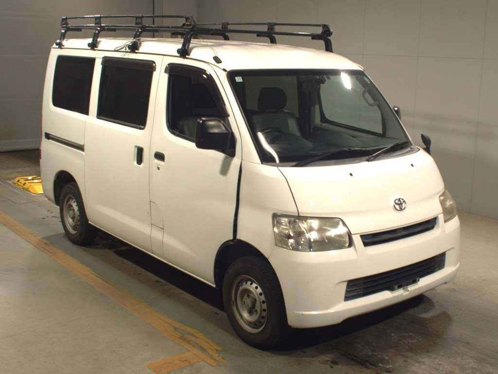 2015 Toyota Townace Van S402M[2]