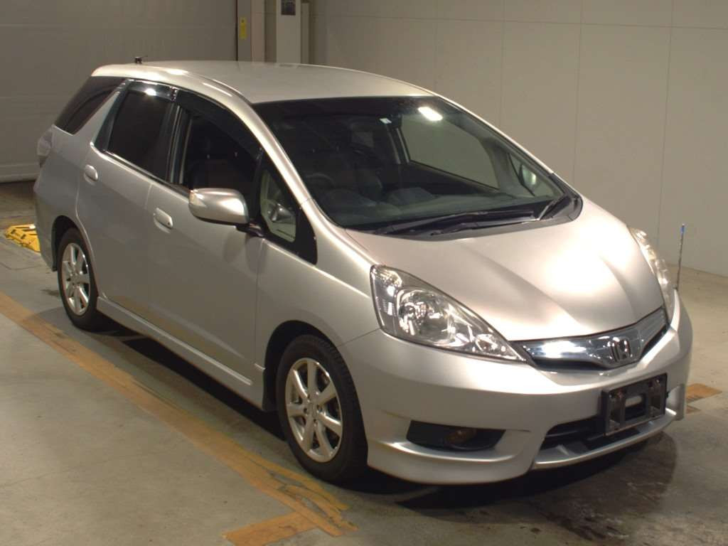 2012 Honda Fit Shuttle Hybrid GP2[2]